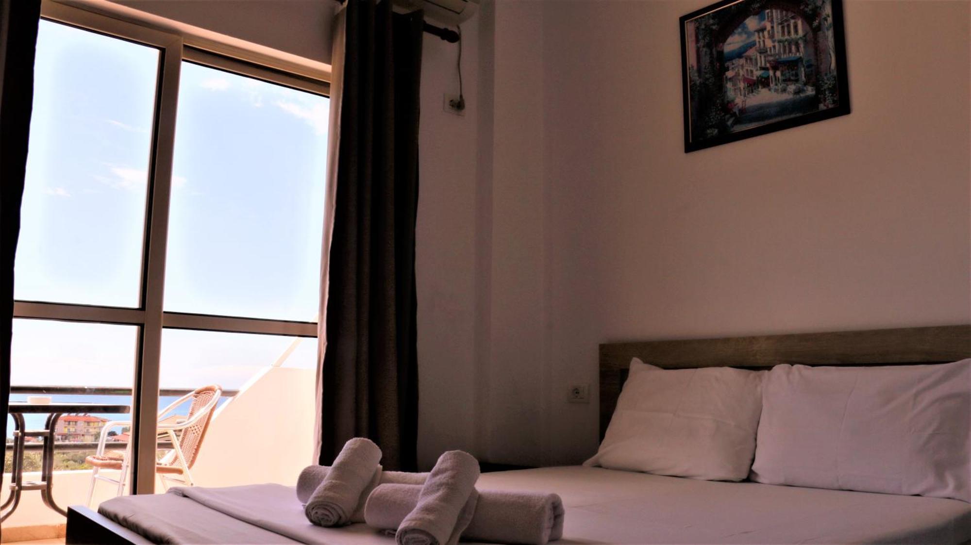 Velco Bb Himara Bed & Breakfast Ngoại thất bức ảnh