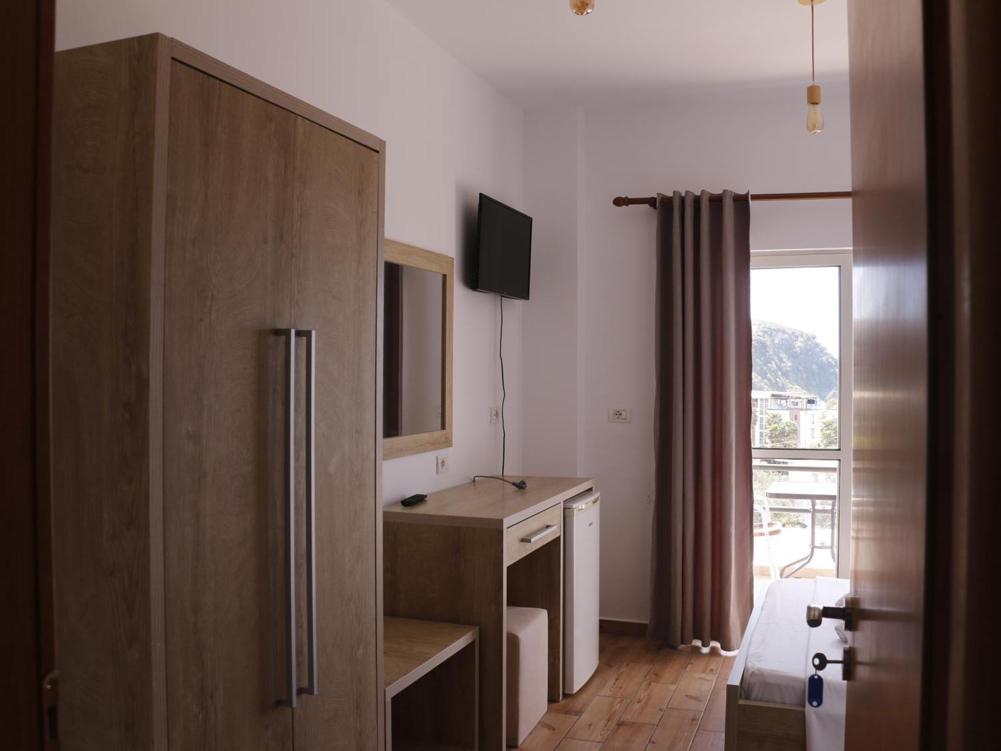 Velco Bb Himara Bed & Breakfast Ngoại thất bức ảnh