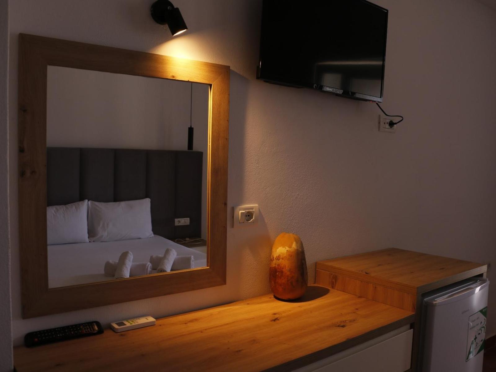 Velco Bb Himara Bed & Breakfast Ngoại thất bức ảnh